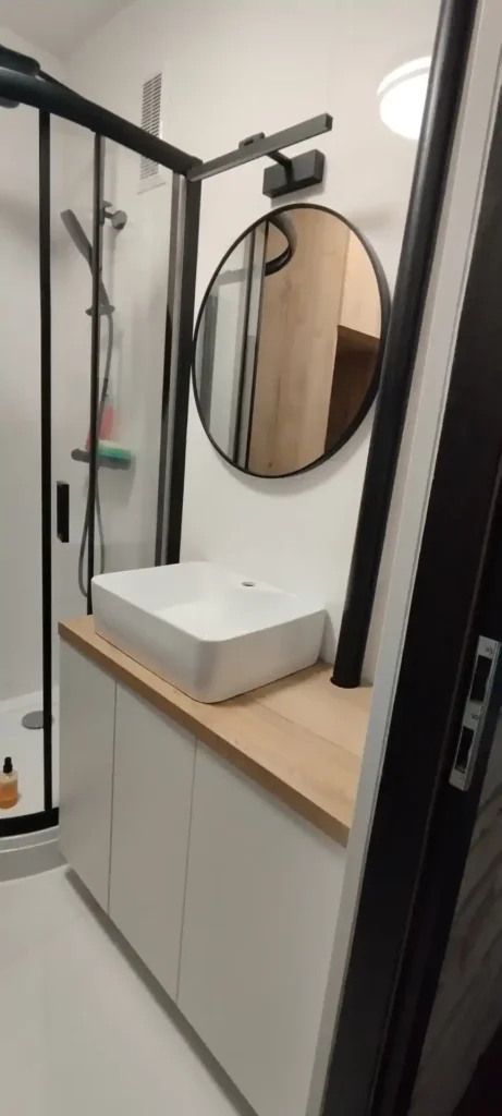 szafka łazienkowa z umywalką