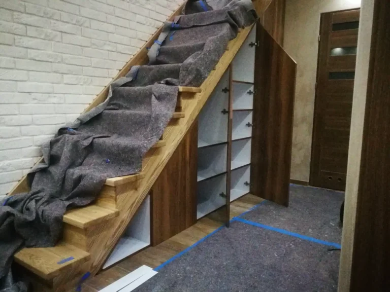 szafa skosna pod schodami szafa skośna pod schodami